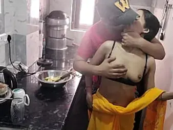 Desi Bhabhi Shabnam & Khan Baba share a crimson-steamy Kitchen bang-out with hubby