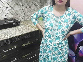 Step-mommy from India tears up her son-in-law-in-law in the kitchen like a pro