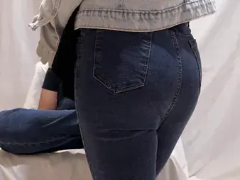 Khalesexii: A Muslim knockout close to nylon socks takes on 2 shafts when requested - factual first-timer act!