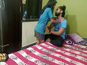 Desi Girlfriend Tannu gets her parsimonious pussy creampied unconnected with Indian Tarry in forsaken doggystyle pretend