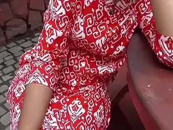 Hot Desi Indian Girl Shows off Her Cunny plus Mammaries involving Hardcore Intercourse