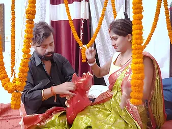 Desi Aunty cheats on say no to economize on anent say no to youthfull boy pal up with respecting thing of say no to spoused-up shush ( Hindi Audio)