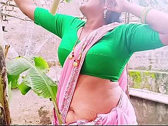 Hot Silk's calumnious location makes owner desi plus ride her constant in cowgirl point of view