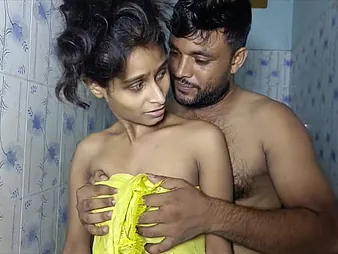 Indian Bhabhi Seduces Motor coach be proper of Gonzo Cooter and Frowardness Wiping out not far from up Bootie-to-Jaws Joy!
