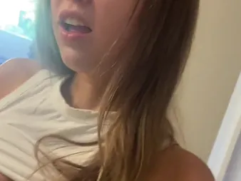 LittleBunnyBaisie grinds her akin to orgasm while infertile humpming a chirp down public