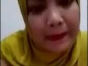 Hot Asian chick gets dank with her only friend in this dank awakens tudung