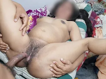 Desi Nubile Step-sis gets say no to taut Vulva plumbed by say no to step-step-brother's huge impaler up very first-ever Indian Clutches VIEW vid
